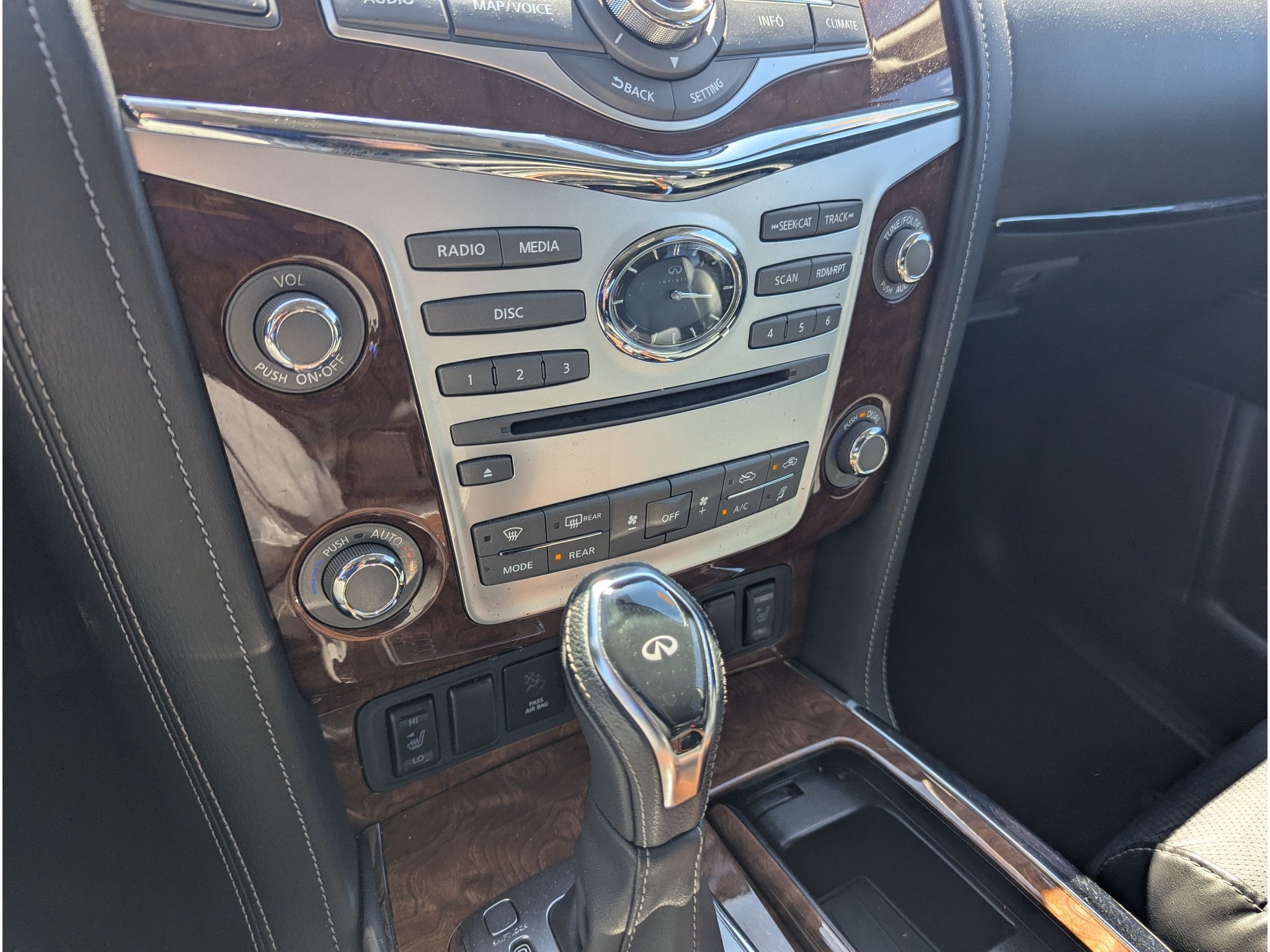 2019 INFINITI QX80 LUXE