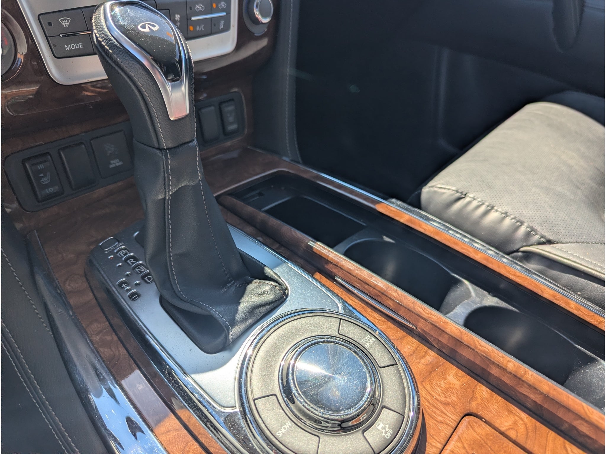 2019 INFINITI QX80 LUXE