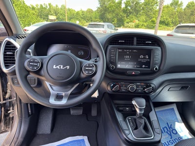 2025 Kia Soul Base