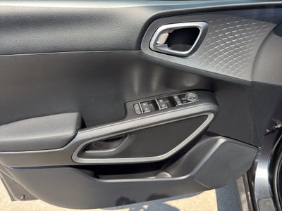 2025 Kia Soul Base
