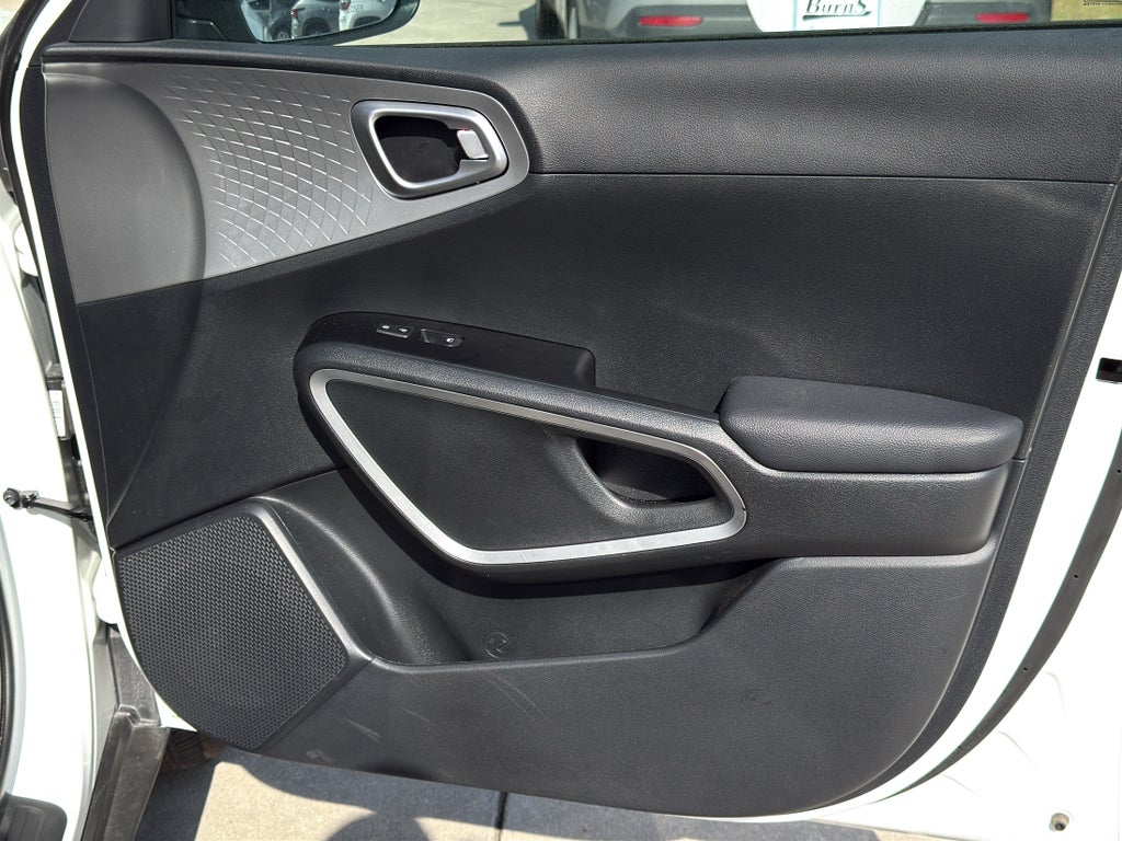 2025 Kia Soul Base