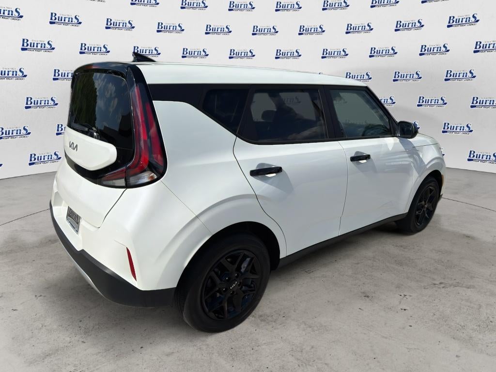 2025 Kia Soul Base