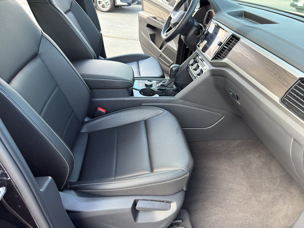 2023 Volkswagen Atlas 2.0T SE w/Technology