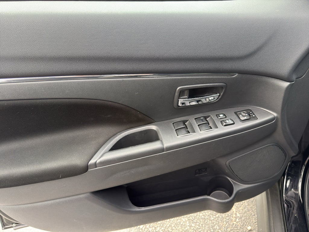 2025 Mitsubishi Outlander Sport S