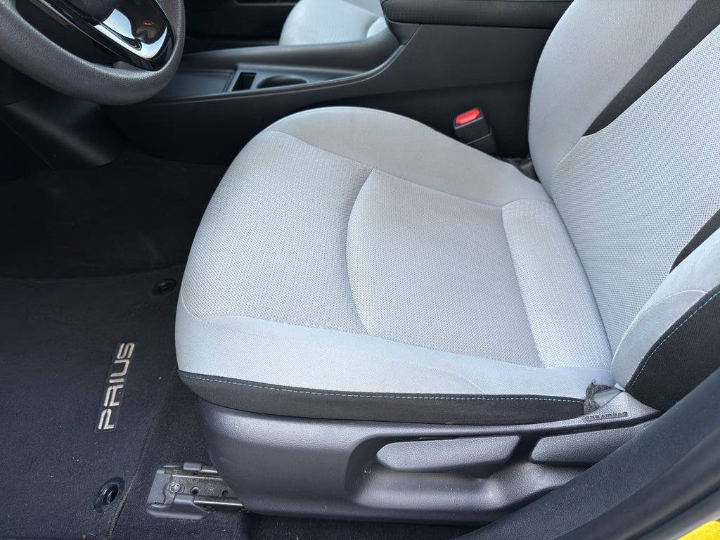 2022 Toyota Prius LE