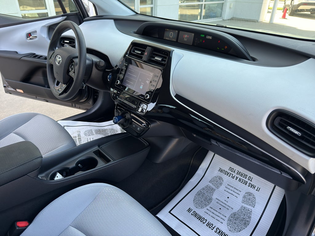 2022 Toyota Prius LE