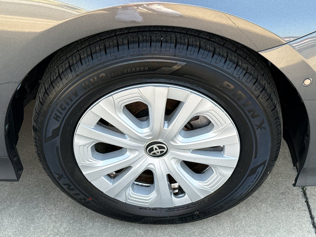 2022 Toyota Prius LE