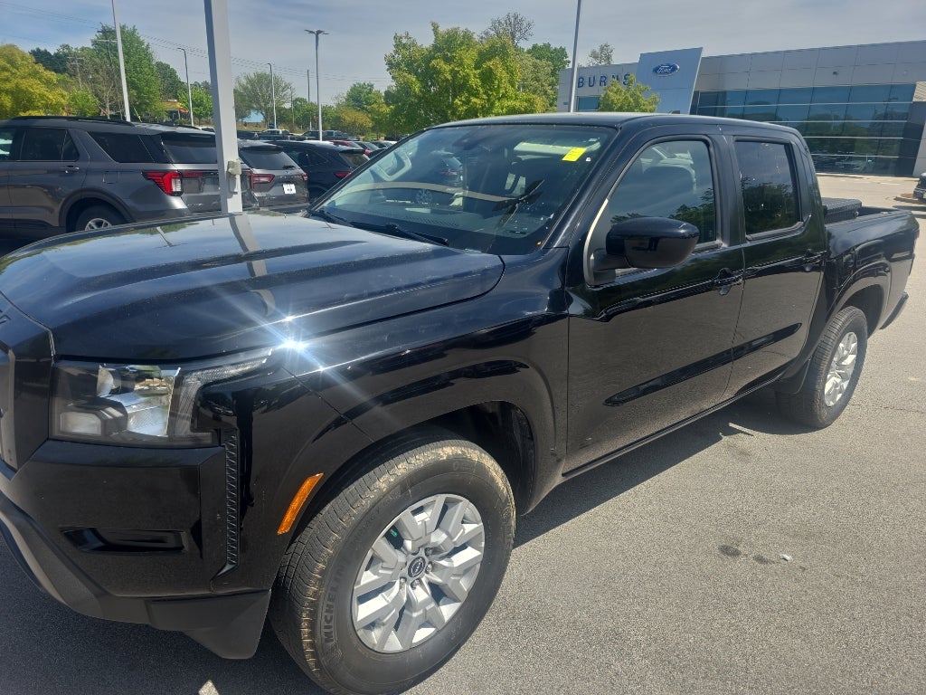 2023 Nissan Frontier SV