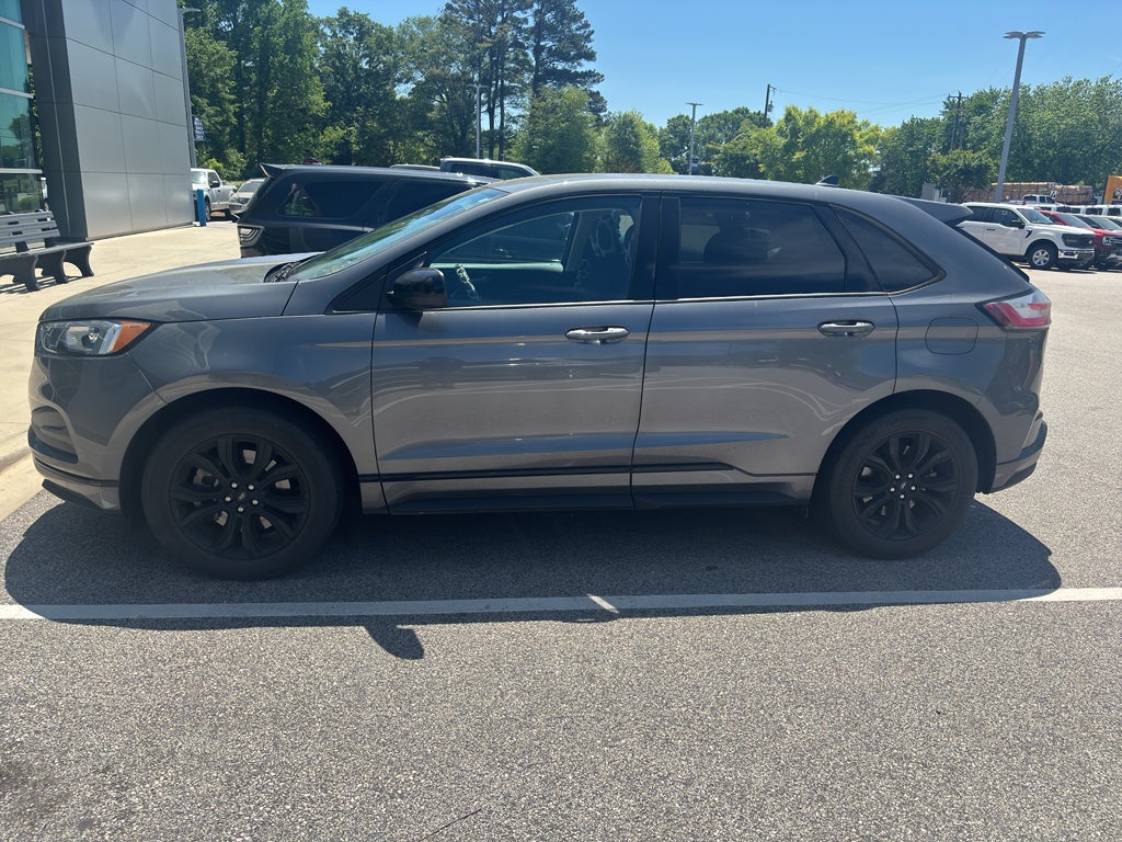 2022 Ford Edge SE