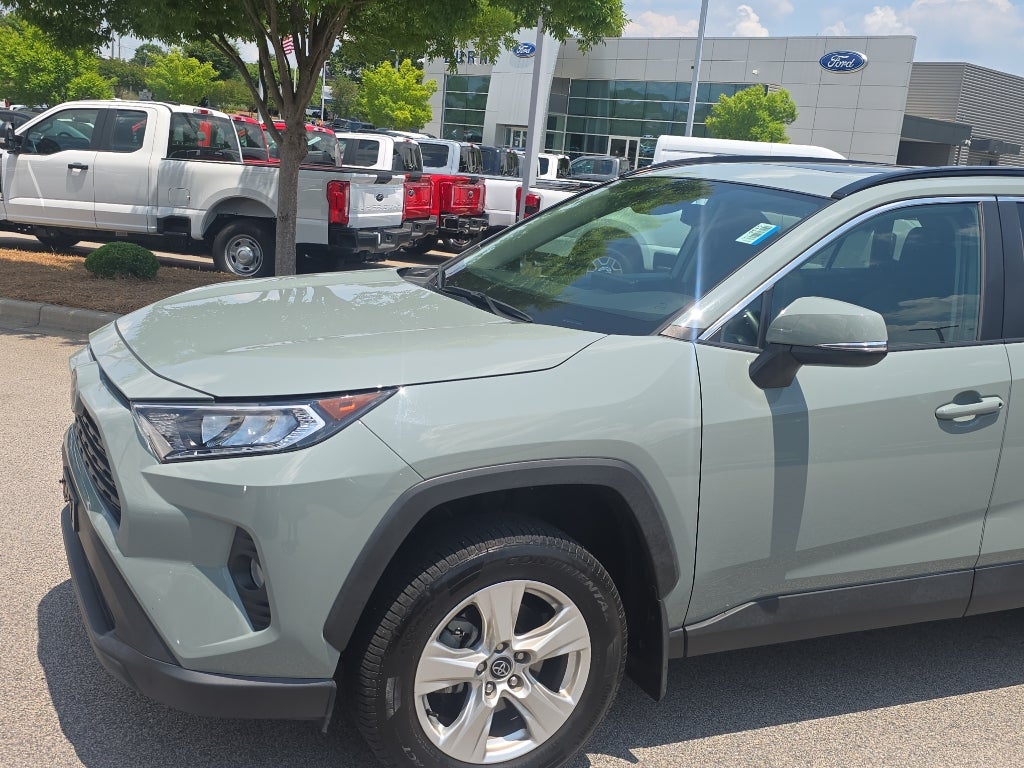 2020 Toyota RAV4 XLE