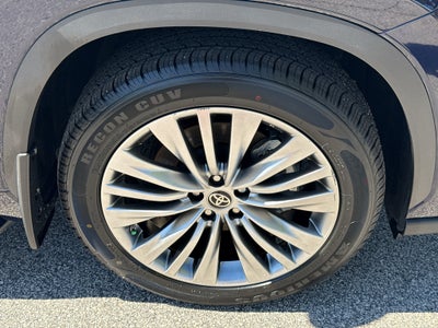 2022 Toyota Highlander Platinum