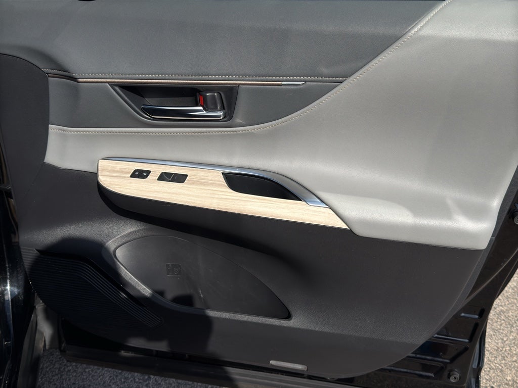 2023 Toyota Venza XLE