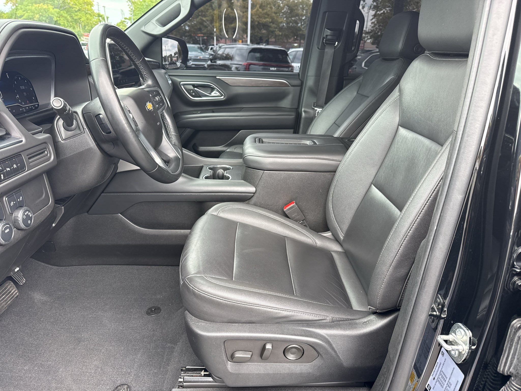 2023 Chevrolet Suburban LT