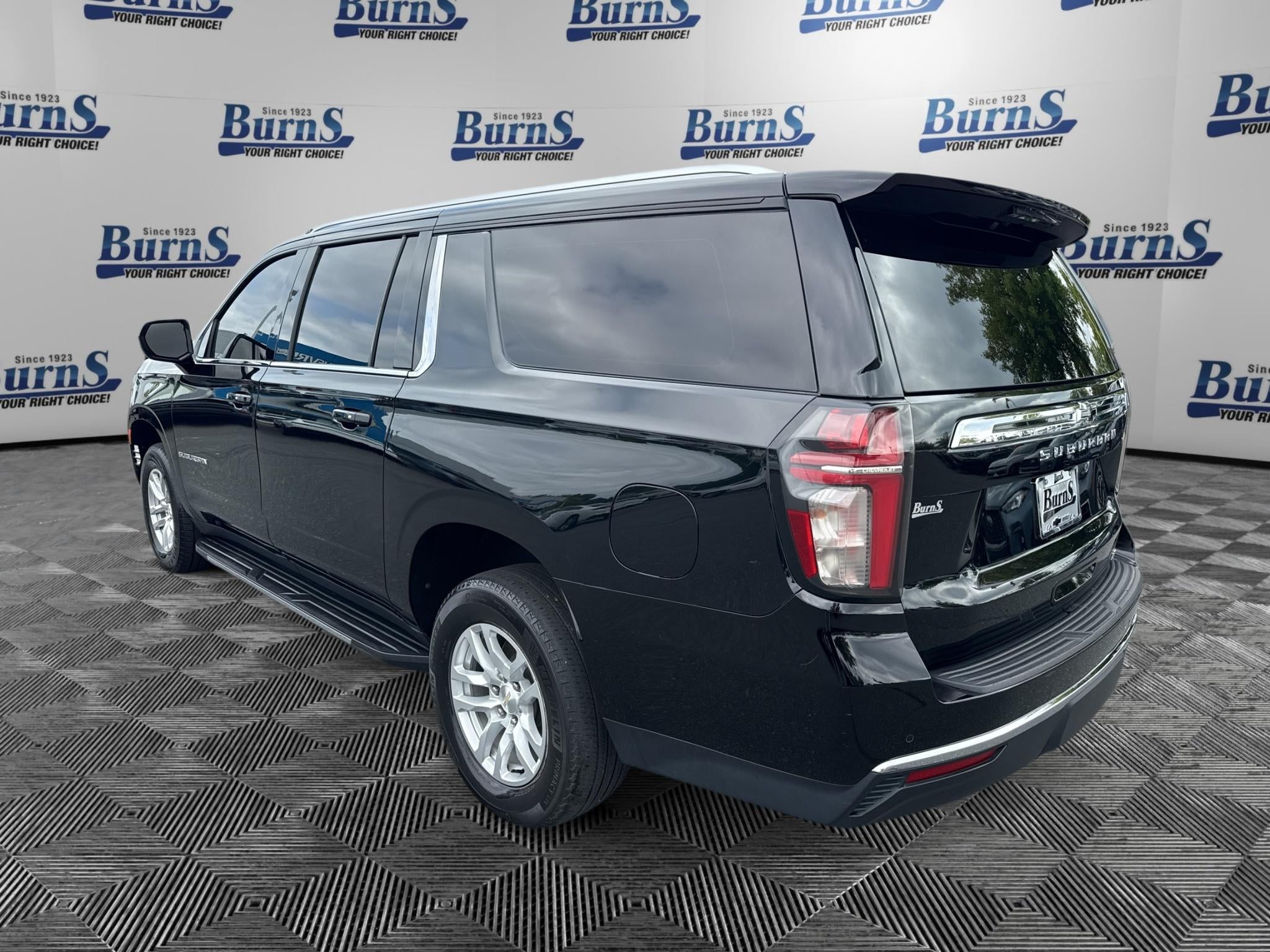 2023 Chevrolet Suburban LT