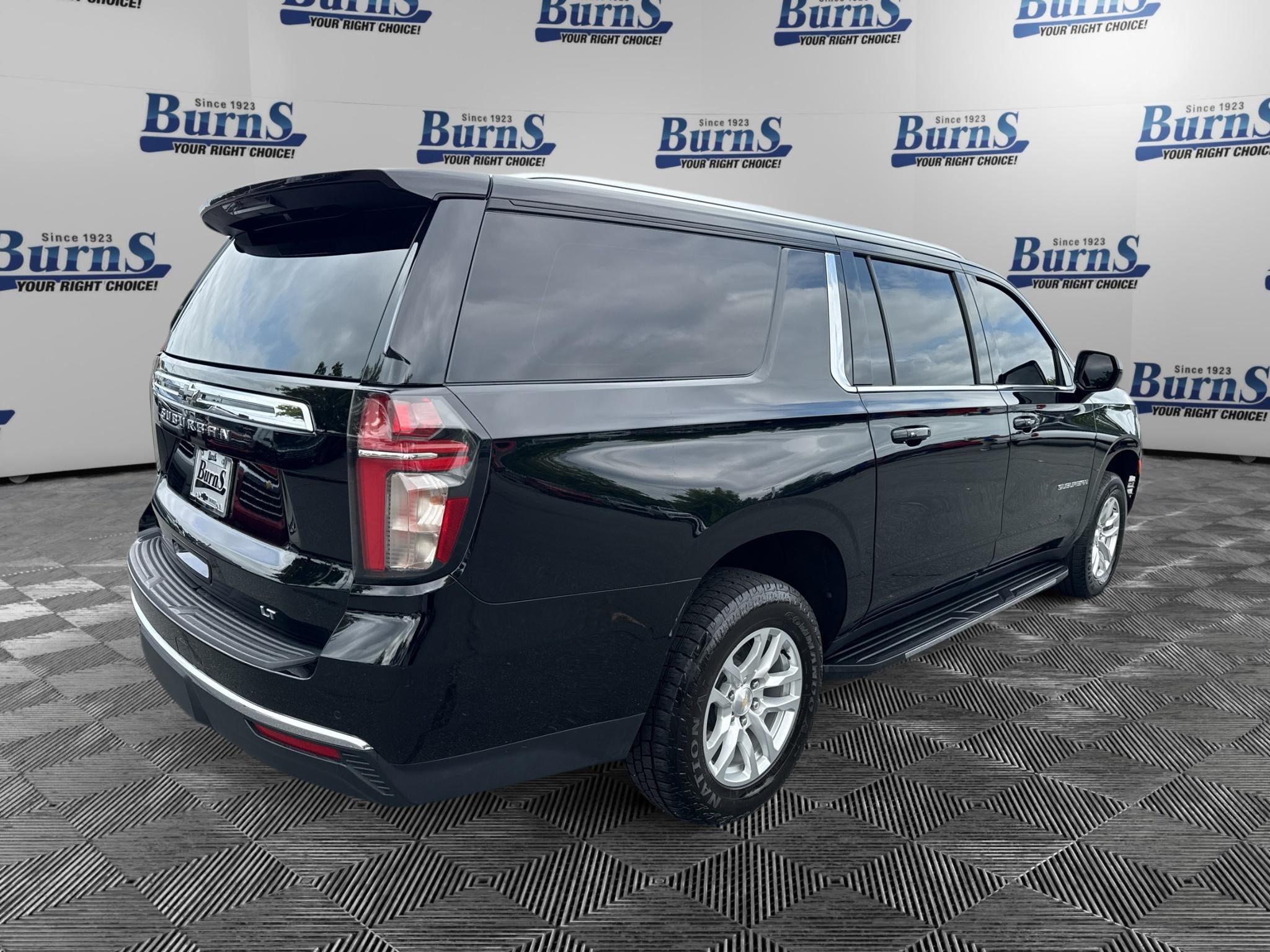 2023 Chevrolet Suburban LT