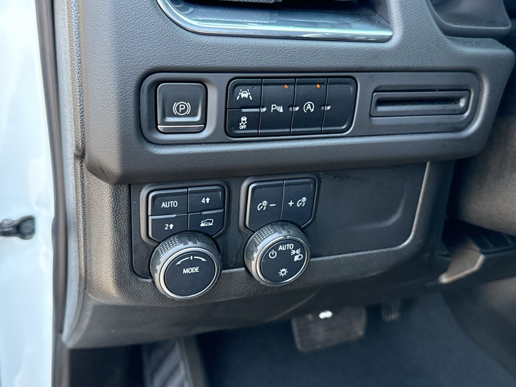 2023 Chevrolet Suburban LS