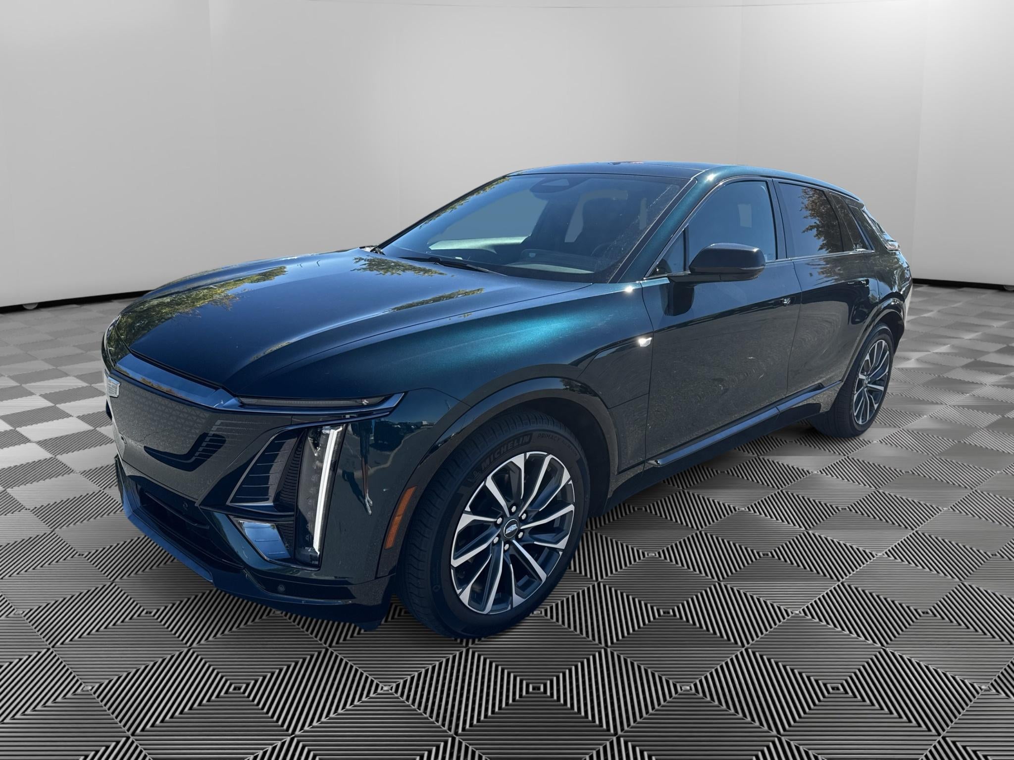 2024 Cadillac LYRIQ Sport 2