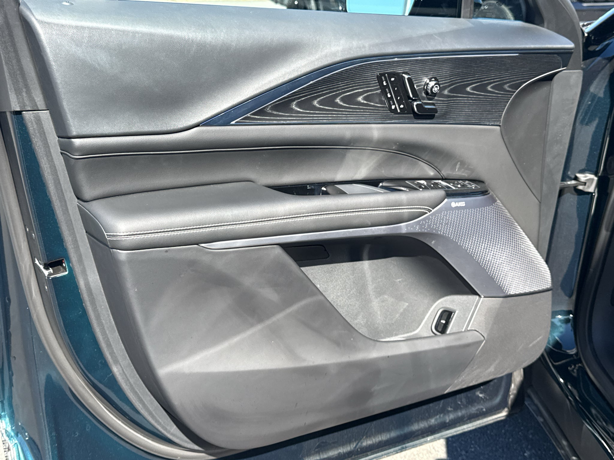 2024 Cadillac LYRIQ Sport 2