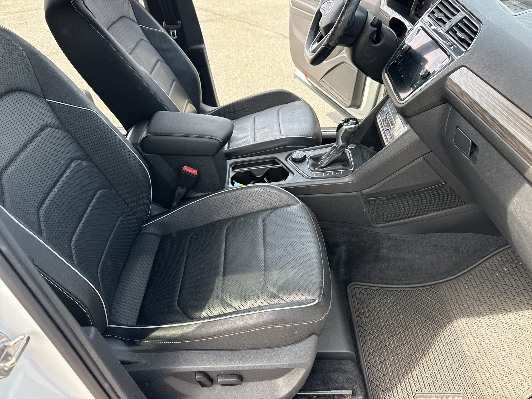 2022 Volkswagen Tiguan SEL R-Line